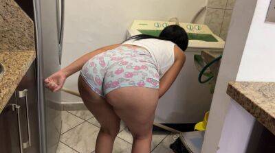 Beautiful Married Woman Milf Washing and Cleaning in my House has a Big ASS - Japan - Colombia on freefilmz.com