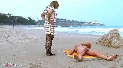 Curvy Teen seduces Stranger to Fuck her at Nude Beach on freefilmz.com