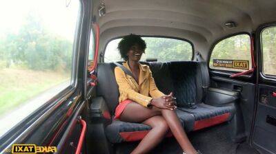 Dark-skinned nympho with natural boobs gets boned in the car on freefilmz.com