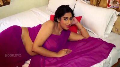 Indian Woman In Saree 2 - India on freefilmz.com