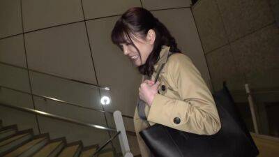 0000128_巨乳長身のスレンダー日本人女性がガン突きされる痙攣イキセックス - Japan on freefilmz.com