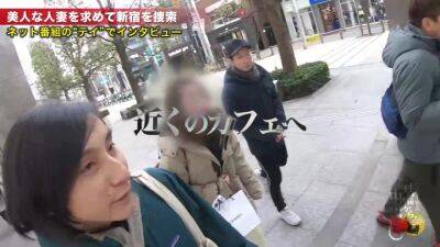 0000370_長身スレンダーの日本人女性が潮吹きするガン突き人妻NTR素人ナンパ絶頂セックス - Japan on freefilmz.com