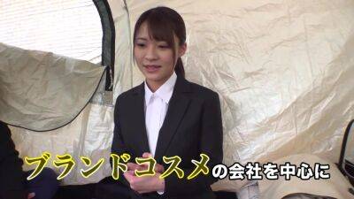 0000446_貧乳のスレンダー日本人女性が素人ナンパセックス - Japan on freefilmz.com