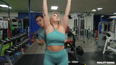 Sporty mature beauty fucks with much younger personal trainer until the last drops on freefilmz.com