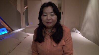 0001375_五十路爆乳のぽっちゃり日本人女性が人妻NTRセックス - Japan on freefilmz.com