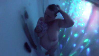 Me In The Shower With Disco Lights - Usa on freefilmz.com