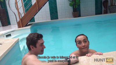 Aventuras sexuales in a private pool: POV reality with young Czech cutie - Czech Republic on freefilmz.com