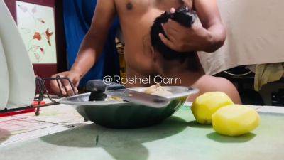 Sri Lankan Surprise Sex While Making Dinner - Sri Lanka on freefilmz.com