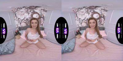 Anete Jordan's solo orgasm in virtual reality POV video - Czech Republic - Jordan on freefilmz.com