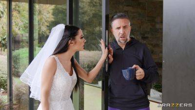 Bride enjoys wedding day cheating perversions in a dirty manner on freefilmz.com
