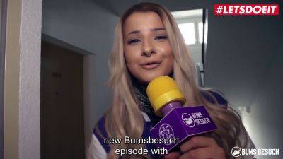 Busty Brunette July Johnson surprises pizza boy with steamy sex in HD - Germany on freefilmz.com