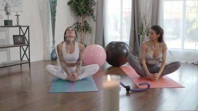 Sporty chicks turn their morning yoga practice in seductive cunnilingus oral on freefilmz.com