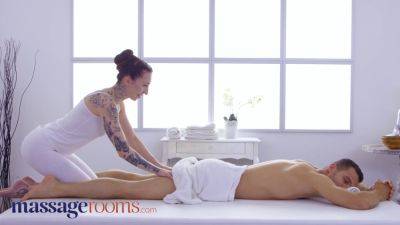 Esluna's Oily Handjob, Pov Blowjob & Hot Fucking in Massage Room - Netherlands on freefilmz.com