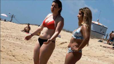 Voyeur Bikini Girls on freefilmz.com