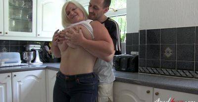 Busty old mom loudly fucked in a great morning hardcore in the kitchen on freefilmz.com
