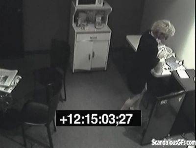 Secret pissing slut screws over her colleague on freefilmz.com