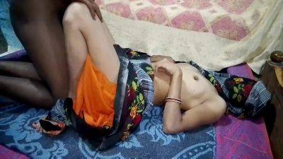 Aaj Padosan Bhabhi Ki Jamkar Chudayi Kar Diya Bhabhi Chilla Gayi Or Condom Fat Gaya To Sara Maal Bhabhi Ki Chut Me Hi Chhut Gaya - India on freefilmz.com