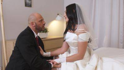 Brunette bride gets laid with her father-in-law right on the wedding day on freefilmz.com
