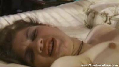 Houswife Using Her Favorte Sex Toy Dildo To Masturbate on freefilmz.com