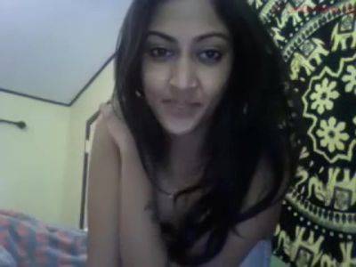 Hot Indian Girl On Her Webcam! (part 1) - India on freefilmz.com