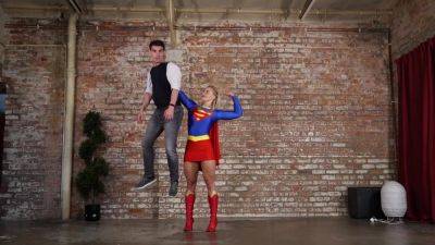 Super Girl - A Photoshoot With on freefilmz.com