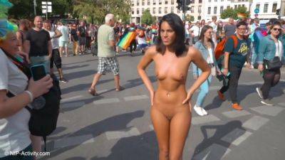 Nude In Public Video Girl Strips Naked And Takes A Walk Thr on freefilmz.com