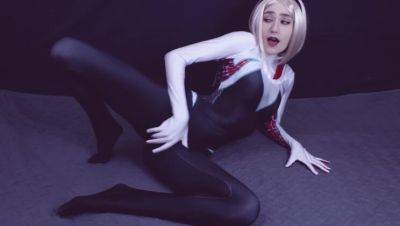 Cosplay Queen: Get Up Close & Personal with Blonde Spider Gwen on freefilmz.com