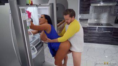 Kyle Mason and Sybil Stallone: Playtime during Kitchen Tasks with Big Tits & Big Ass MILF on freefilmz.com