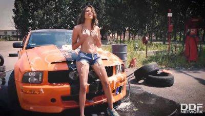 Baby Nicols' Auto Wash Fingering - Shaved Brunette on freefilmz.com