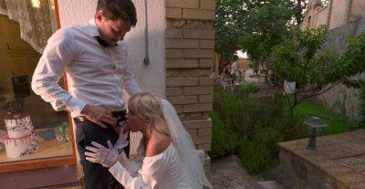 Big ass blonde bride fucks with another man right on her wedding day on freefilmz.com