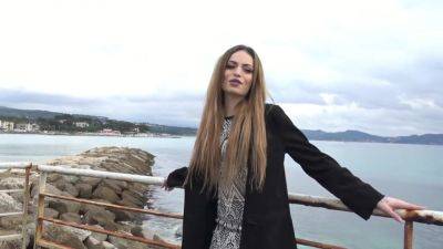 Clara, 18 years old, student in aesthetics in Toulon! on freefilmz.com