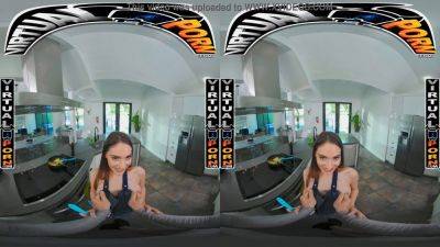 Sera Ryder gets breakfast from a virtual POV dick in VR! on freefilmz.com