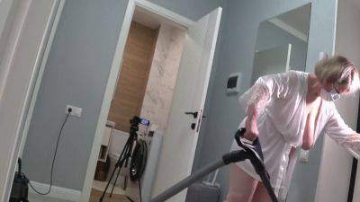 Big Ass Under A Short Robe Busty Mature Housewife With Hairy Pussy Behind The . Homemade on freefilmz.com