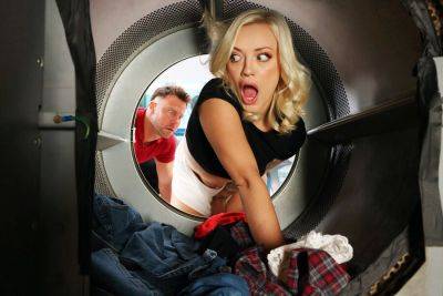 Blonde stuck in laundrymachine and will do anything for help on freefilmz.com