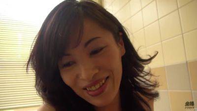 Cheating Japanese wife afternoon tryst in spacious bathroom - Japan on freefilmz.com