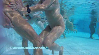 Hot Older Couple Arouses Each Other Underwater on freefilmz.com