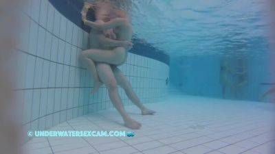Hot Girl Gets Fucked Without Shame In A Public Pool on freefilmz.com