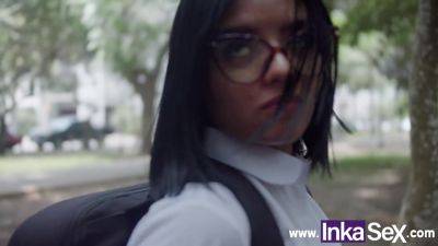 Big ass 18 year old schoolgirl gets caught by stranger - Colombia - Peru on freefilmz.com