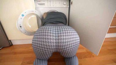 Step-Sister with Stunning Ass Gets Trapped in Washing Machine: A Hot & Creamy POV Encounter on freefilmz.com