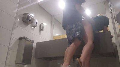 Catching Redsparow and Pssygalore691's public bathroom tryst in the mall while wife shops on freefilmz.com