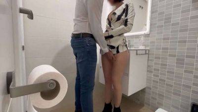 Lois Clark offers Lechero a bathroom surprise, ready for a cum-filled blowjob with a stranger on freefilmz.com