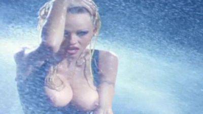 Solo scene with an awesome Pamela Anderson on freefilmz.com