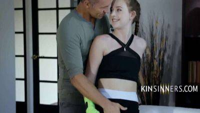 Slim Teen Stepdaughter Demands Oral From Stepdad on freefilmz.com