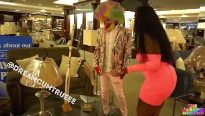 Sucking off my Sugar Daddy Clown at the College Mall on freefilmz.com