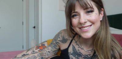 My girlfriend's hot tatted sister begs for a creampie - Awlivv on freefilmz.com