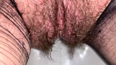 Mature Italian Housewife Pisses in Pantyhose on Toilet Then Gives Blowjob in 4K - Italy on freefilmz.com