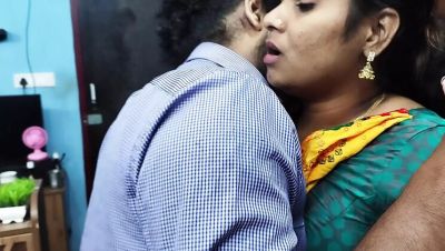 Mallu Girl in Half Saree Hot Lip Lock Romance with Desi Malayali Couple - India on freefilmz.com